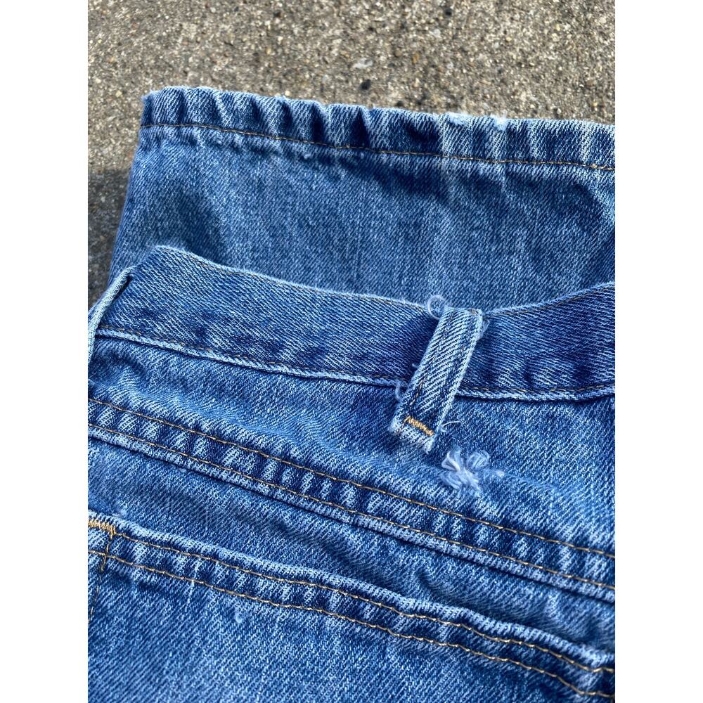 VTG Wrangler men 38 x 29 Relaxed Fit Dark Wash Blue Medium Wash Jeans - Picture 4 of 5
